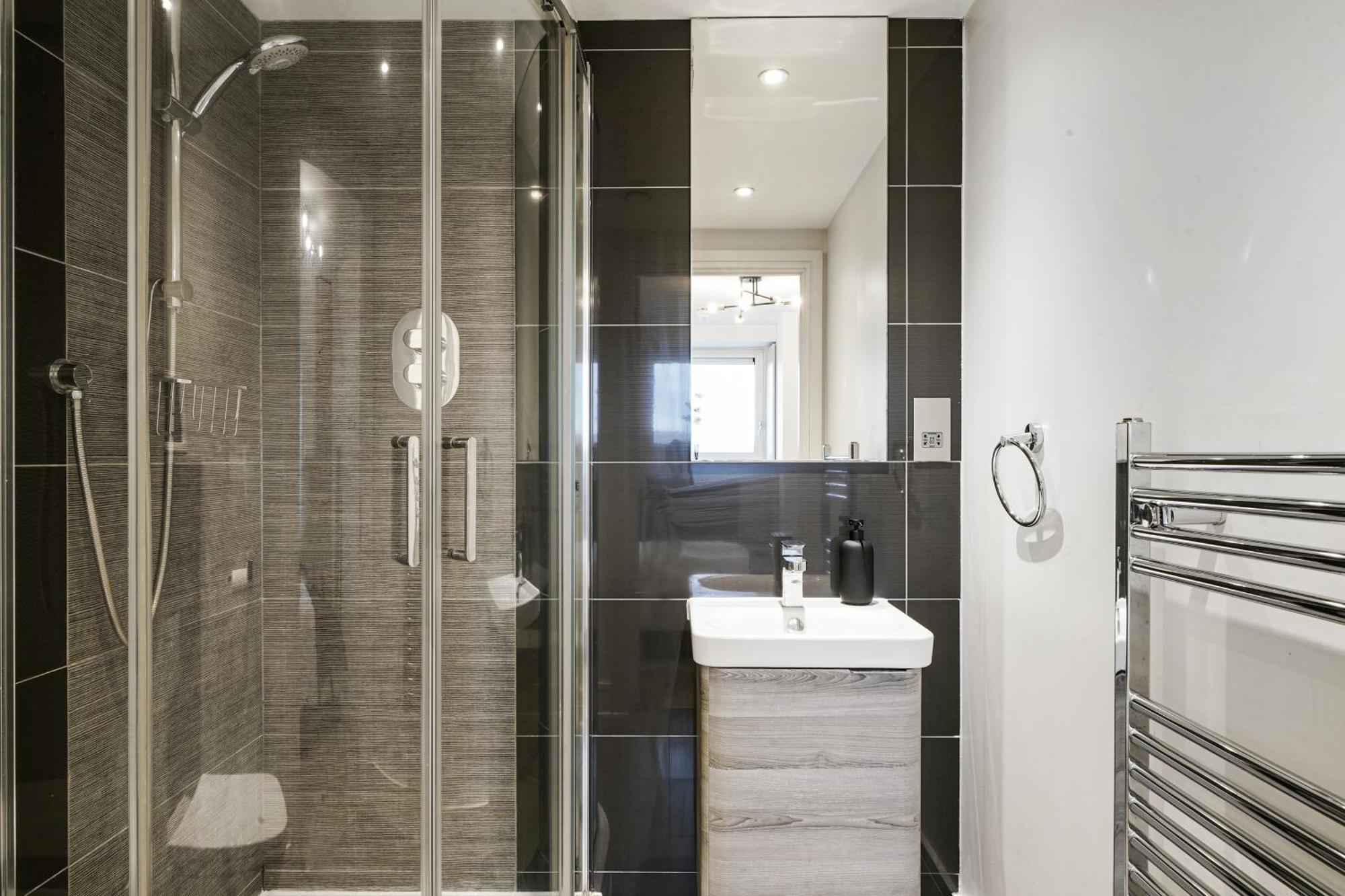 Luxury Apartment With Stunning Views On 10Th Floor Edgware Exteriér fotografie