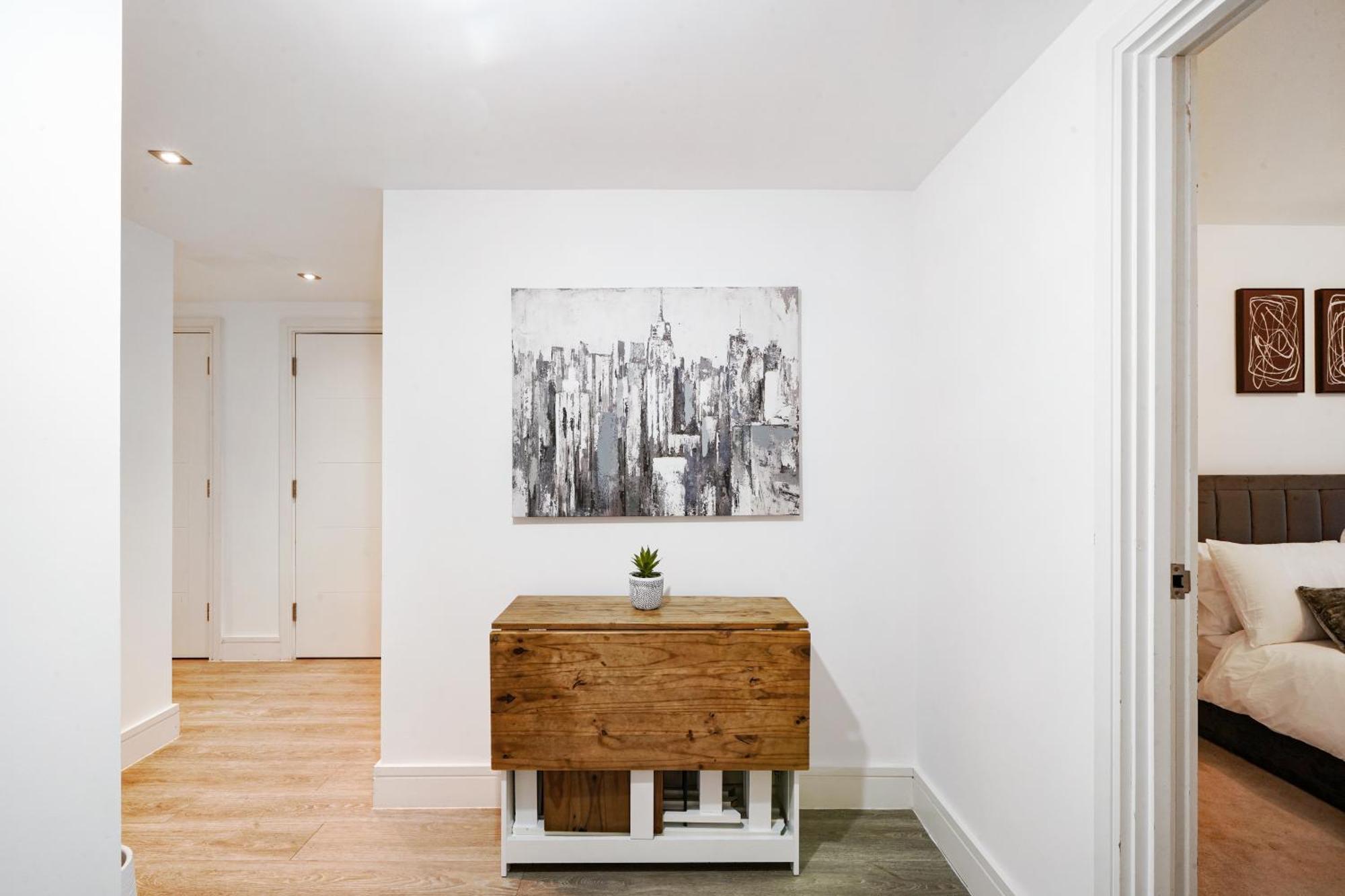 Luxury Apartment With Stunning Views On 10Th Floor Edgware Exteriér fotografie
