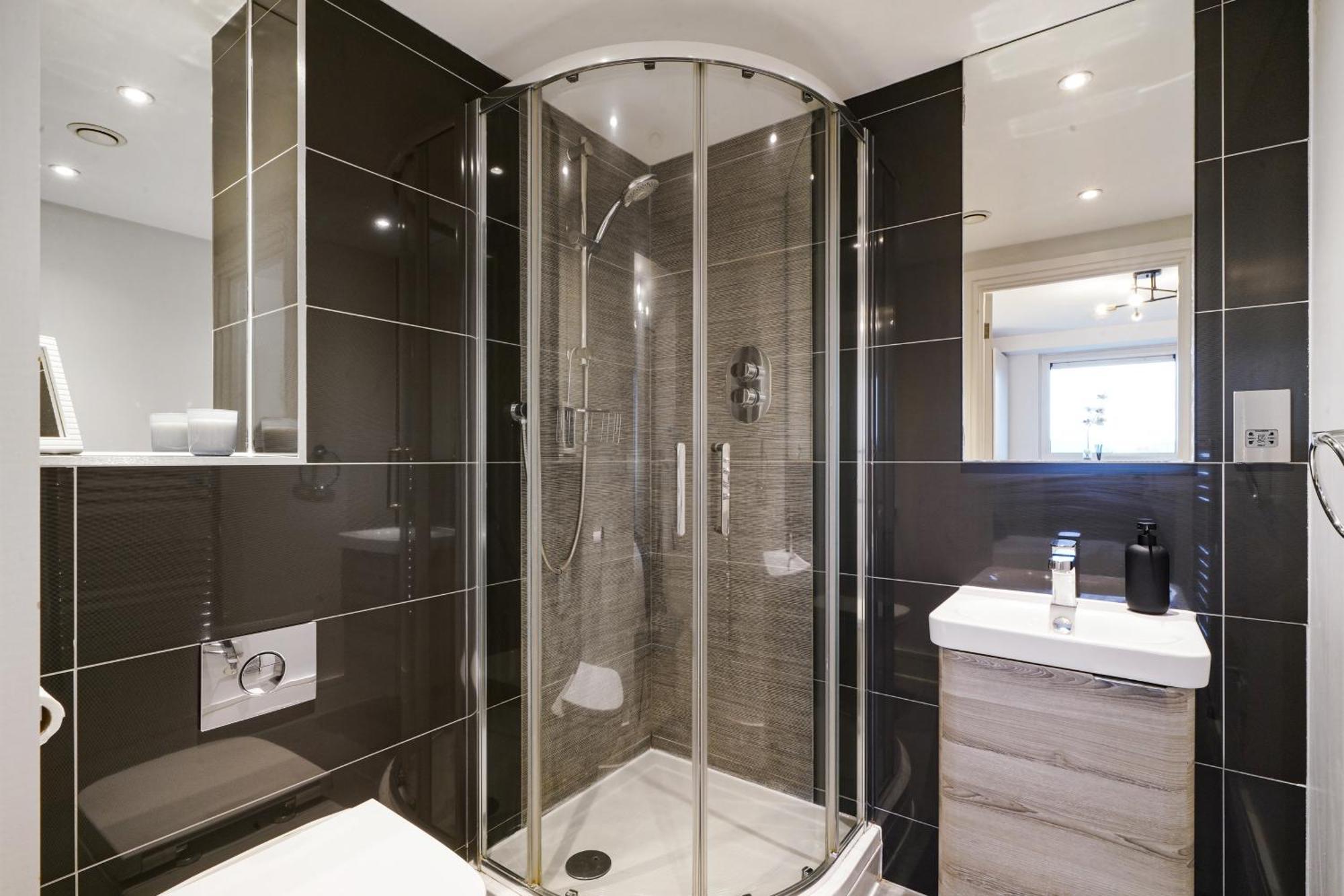 Luxury Apartment With Stunning Views On 10Th Floor Edgware Exteriér fotografie