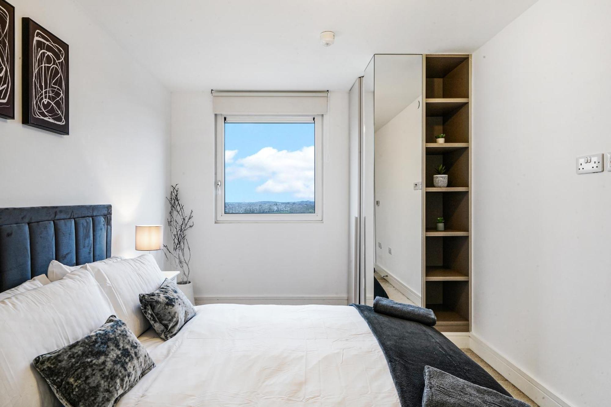 Luxury Apartment With Stunning Views On 10Th Floor Edgware Exteriér fotografie