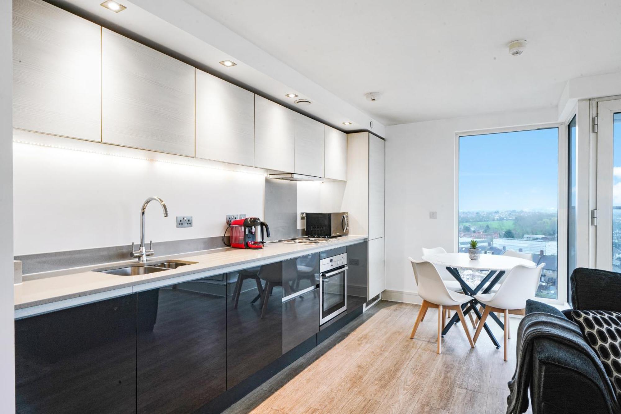 Luxury Apartment With Stunning Views On 10Th Floor Edgware Exteriér fotografie